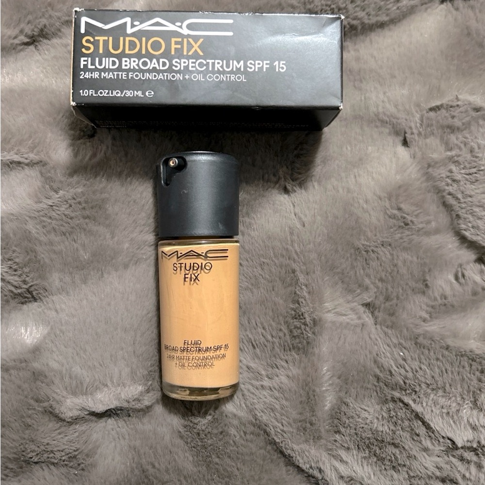 MAC Cosmetics Cream Foundation Studio Fix